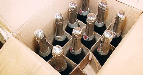 В Верхней Салде полицейские накрыли гараж с 4,5 тоннами контрафактного алкоголя