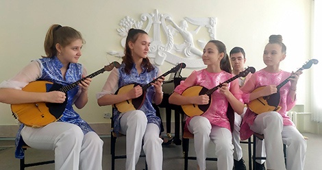 Детская школа искусств в Верхней Салде получила новые музыкальные инструменты
