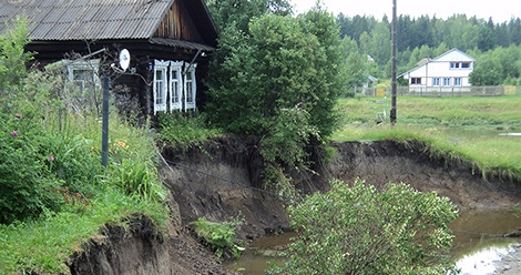 В посёлке Тагильский смыло дороги, а дома оказались на обрыве