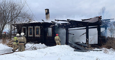 Салдинские пожарные спасли 48&#8209;летнего мужчину из горящего дома