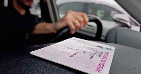 Срок действия истекших водительских удостоверений продлевается на 3 года