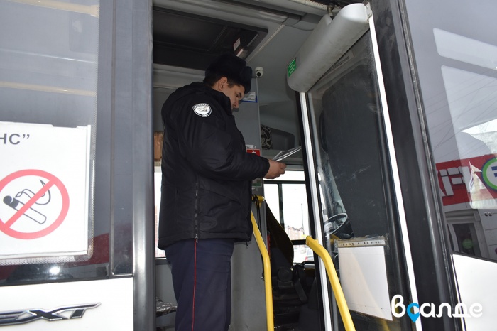 В Салде сотрудники Госавтоинспекции проверили 42 пассажирских автобуса