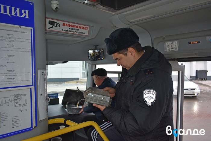 В Салде сотрудники Госавтоинспекции проверили 42 пассажирских автобуса