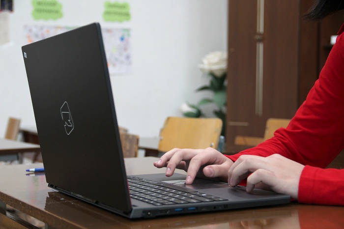 В 2022 году школы Верхней Салды получили десятки новых ноутбуков