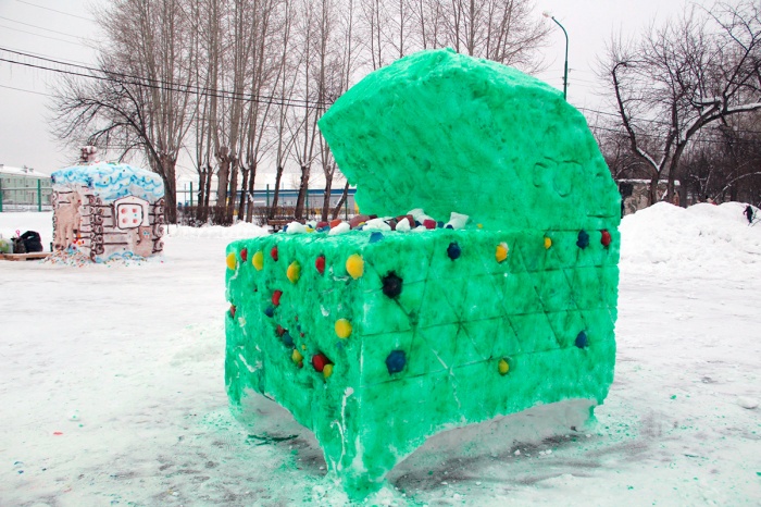 В Верхней Салде прошёл конкурс снежных фигур по сказам Бажова