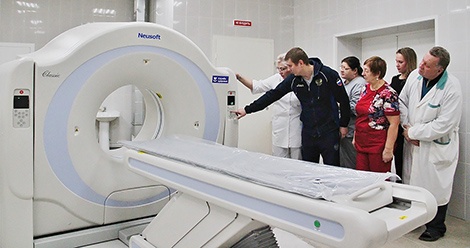 Медиков верхнесалдинской ЦГБ обучили работе на компьютерном томографе