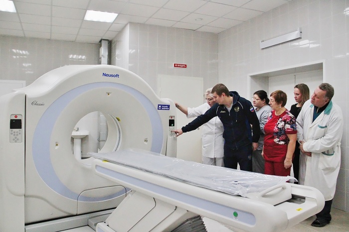 Медиков верхнесалдинской ЦГБ обучили работе на компьютерном томографе