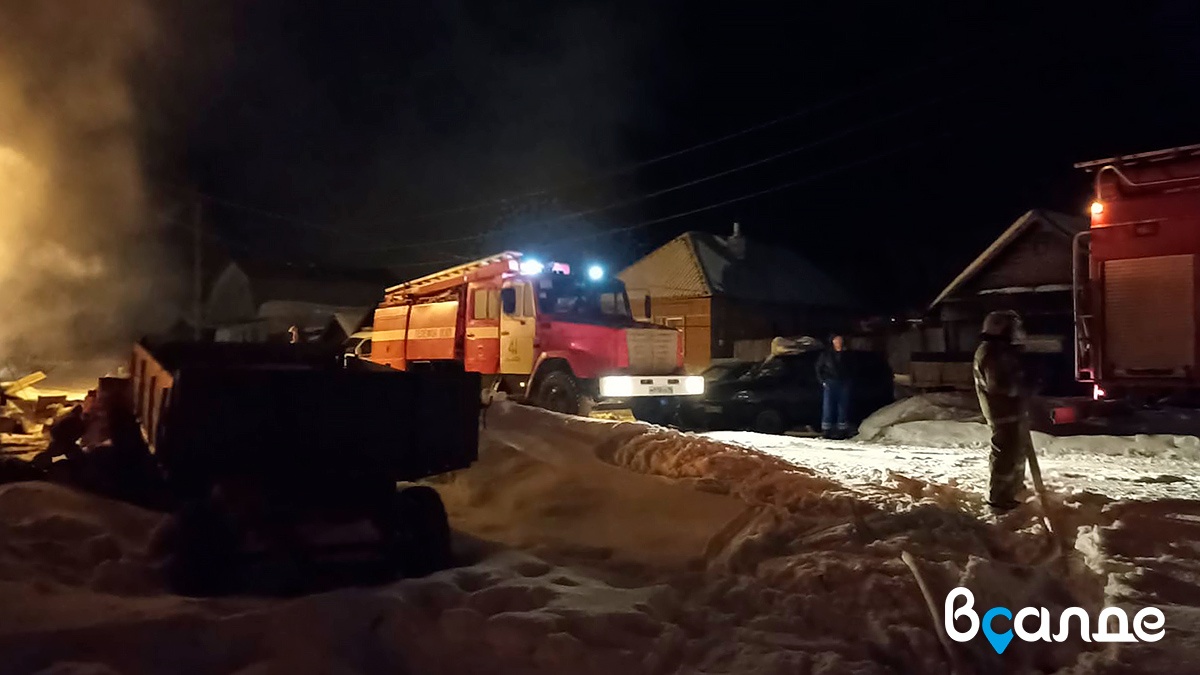 В Нижней Салде сгорел дом в частном секторе » вСалде | Верхняя Салда и  Нижняя Салда