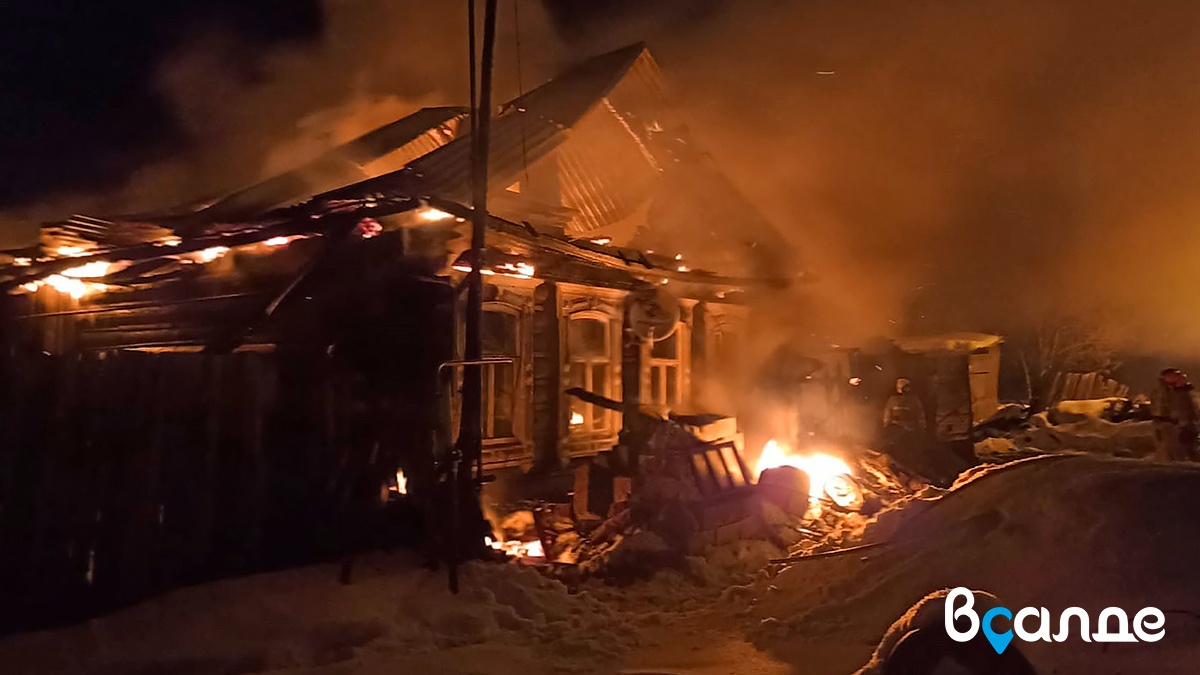 В Нижней Салде сгорел дом в частном секторе » вСалде | Верхняя Салда и  Нижняя Салда