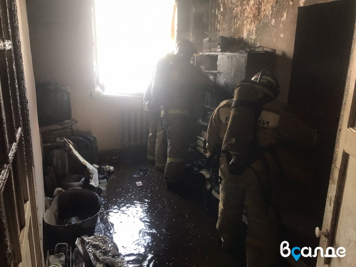 Двух жителей спасли при пожаре на Центральном посёлке в Верхней Салде