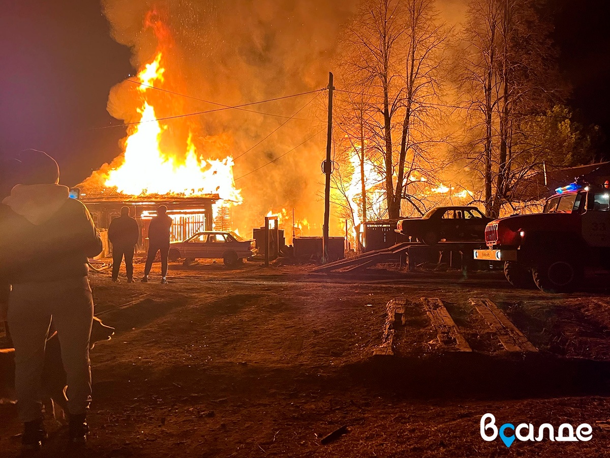 Два частных дома сгорели ночью в Верхней Салде » вСалде | Верхняя Салда и  Нижняя Салда