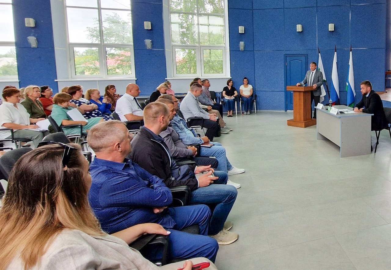 Глава Верхней Салды отчитался перед депутатами о каких‑то результатах работы в 2024 году Глава Верхней Салды отчитался перед депутатами о каких‑то результатах работы в 2024 году