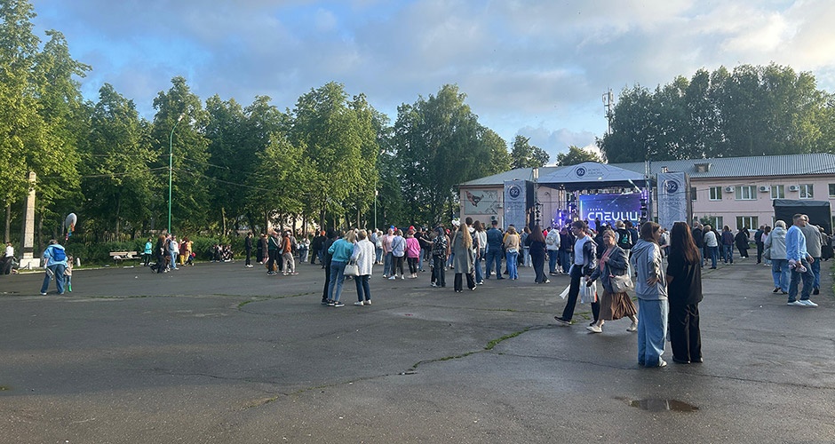 В Верхней Салде в День молодёжи отметили День завода. Минус два праздника В Верхней Салде в День молодёжи отметили День завода. Минус два праздника