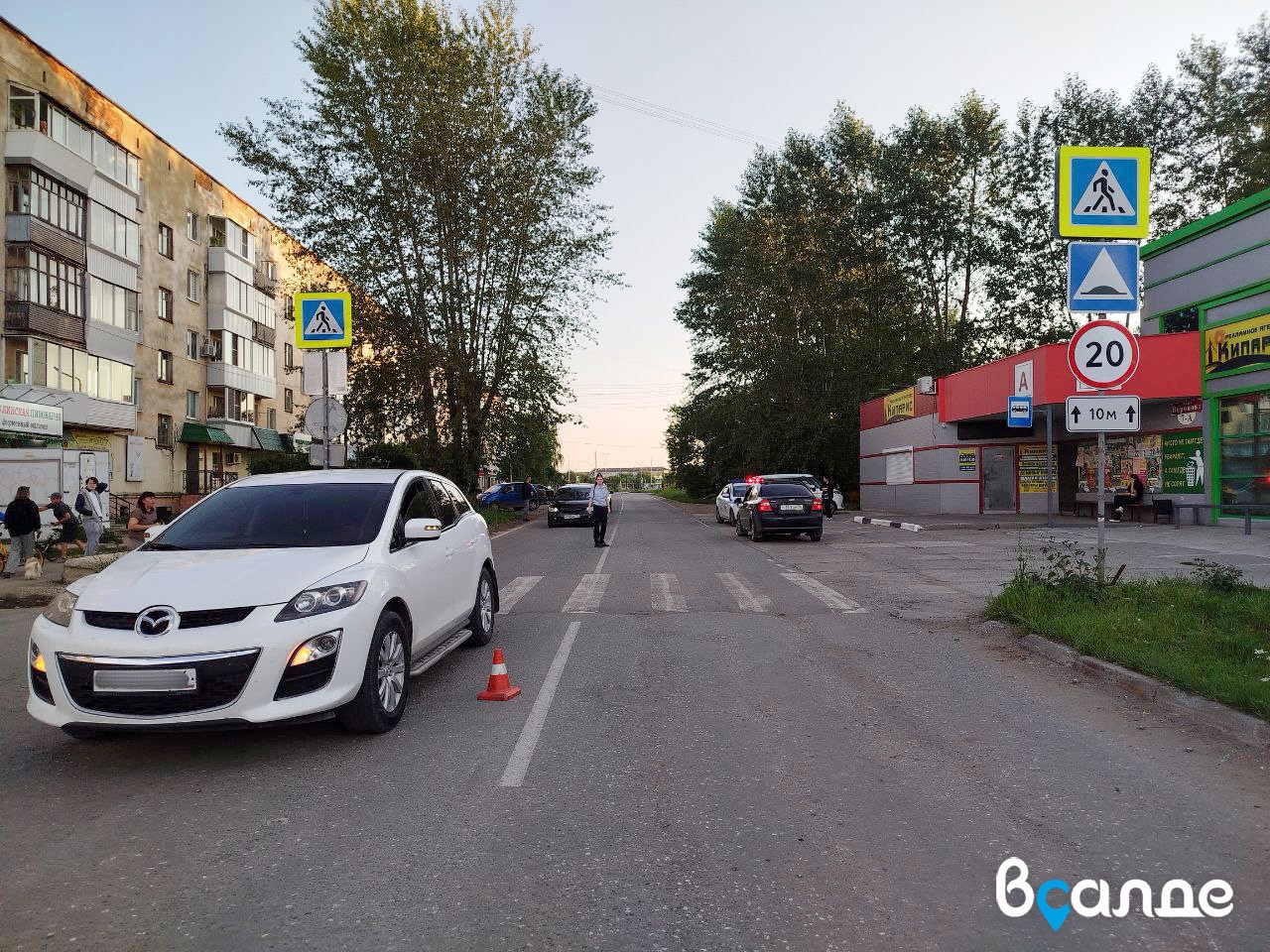 6-летний мальчик выбежал на «зебру» под колёса «Мазды» в Верхней Салде 6-летний мальчик выбежал на «зебру» под колёса «Мазды» в Верхней Салде