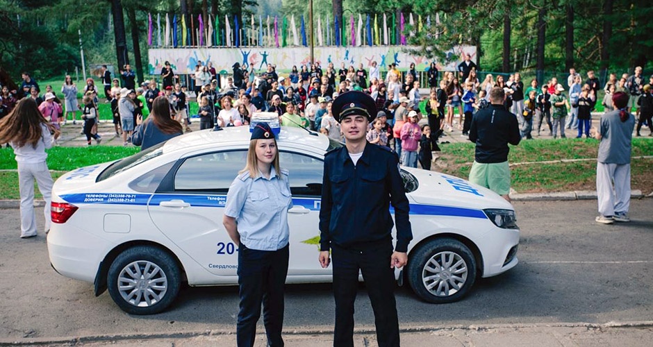 «Зарядка со стражем порядка» прошла в детском лагере «Лесная сказка» «Зарядка со стражем порядка» прошла в детском лагере «Лесная сказка»