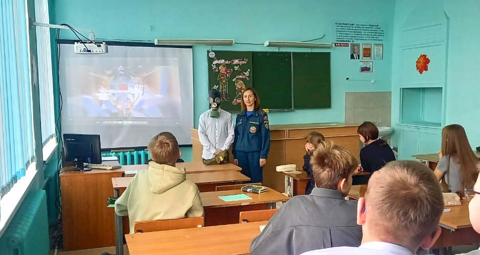 В школах Верхней Салды проходят уроки по гражданской обороне В школах Верхней Салды проходят уроки по гражданской обороне