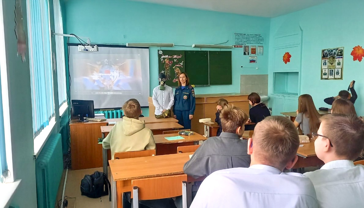 В школах Верхней Салды проходят уроки по гражданской обороне В школах Верхней Салды проходят уроки по гражданской обороне