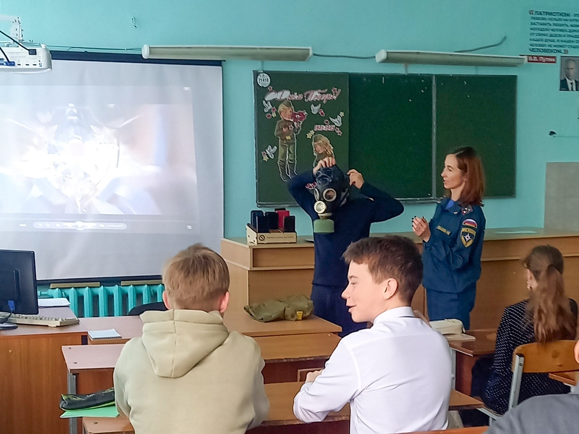 В школах Верхней Салды проходят уроки по гражданской обороне В школах Верхней Салды проходят уроки по гражданской обороне