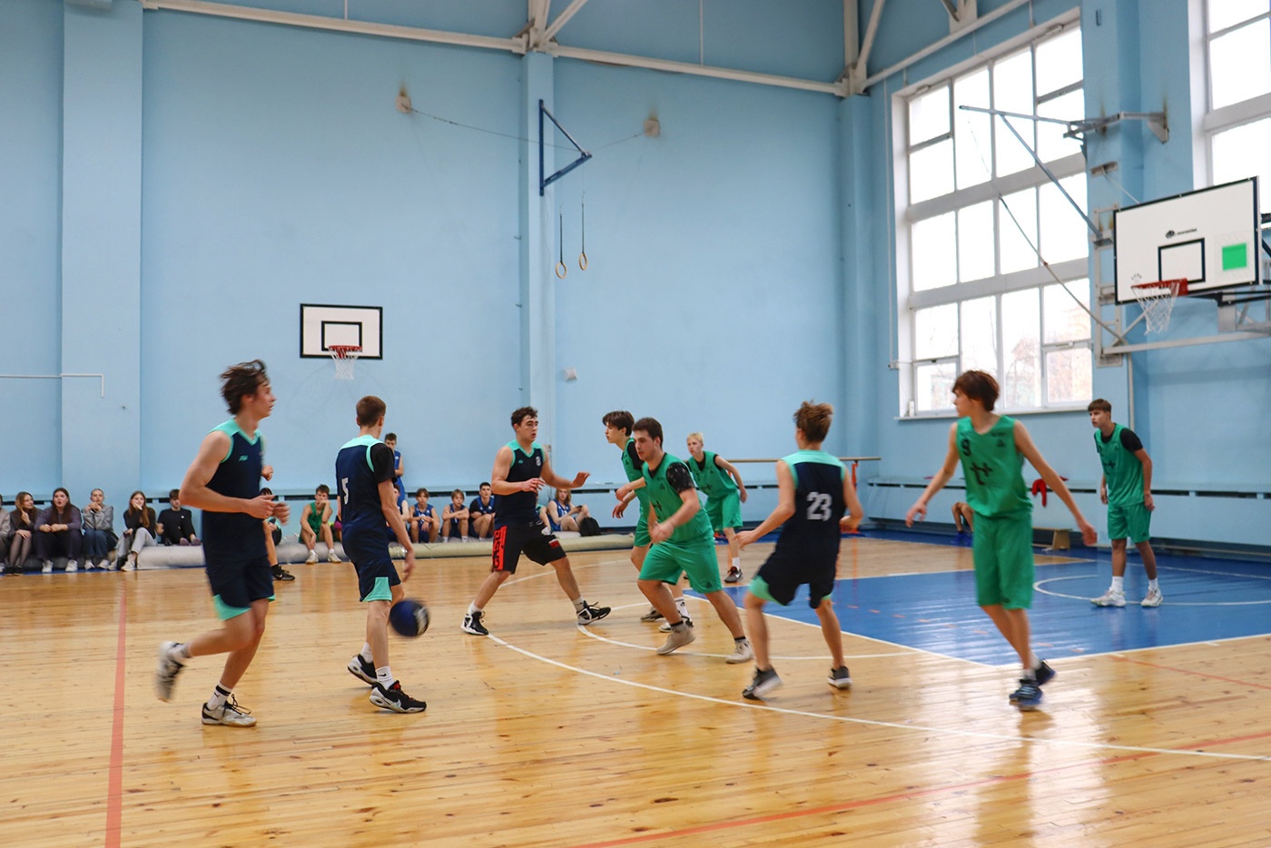 Лучшие баскетболисты Верхней Салды: юноши — школа № 1, девушки — школа № 14 Лучшие баскетболисты Верхней Салды: юноши — школа № 1, девушки — школа № 14