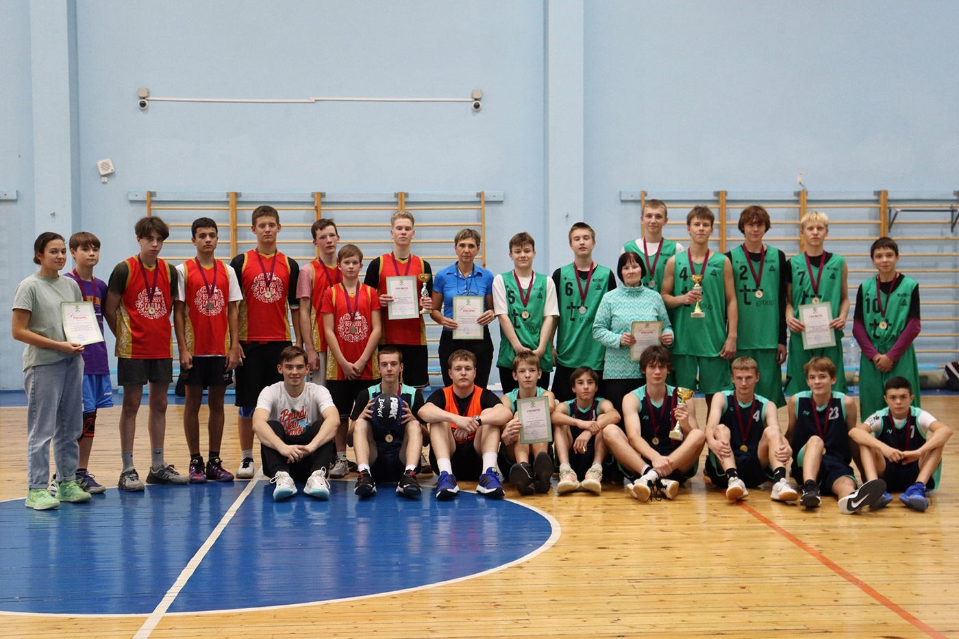 Лучшие баскетболисты Верхней Салды: юноши — школа № 1, девушки — школа № 14 Лучшие баскетболисты Верхней Салды: юноши — школа № 1, девушки — школа № 14
