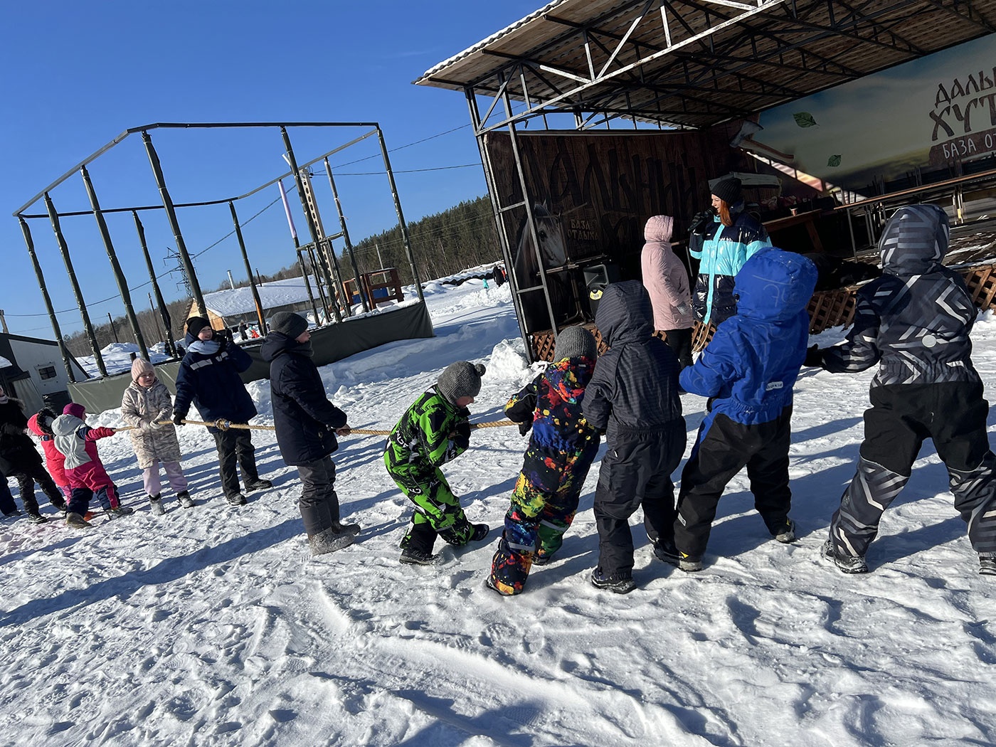 Зимний сезон на «Дальнем хуторе»! Популярные детские комплексы и квесты Зимний сезон на «Дальнем хуторе»! Популярные детские комплексы и квесты