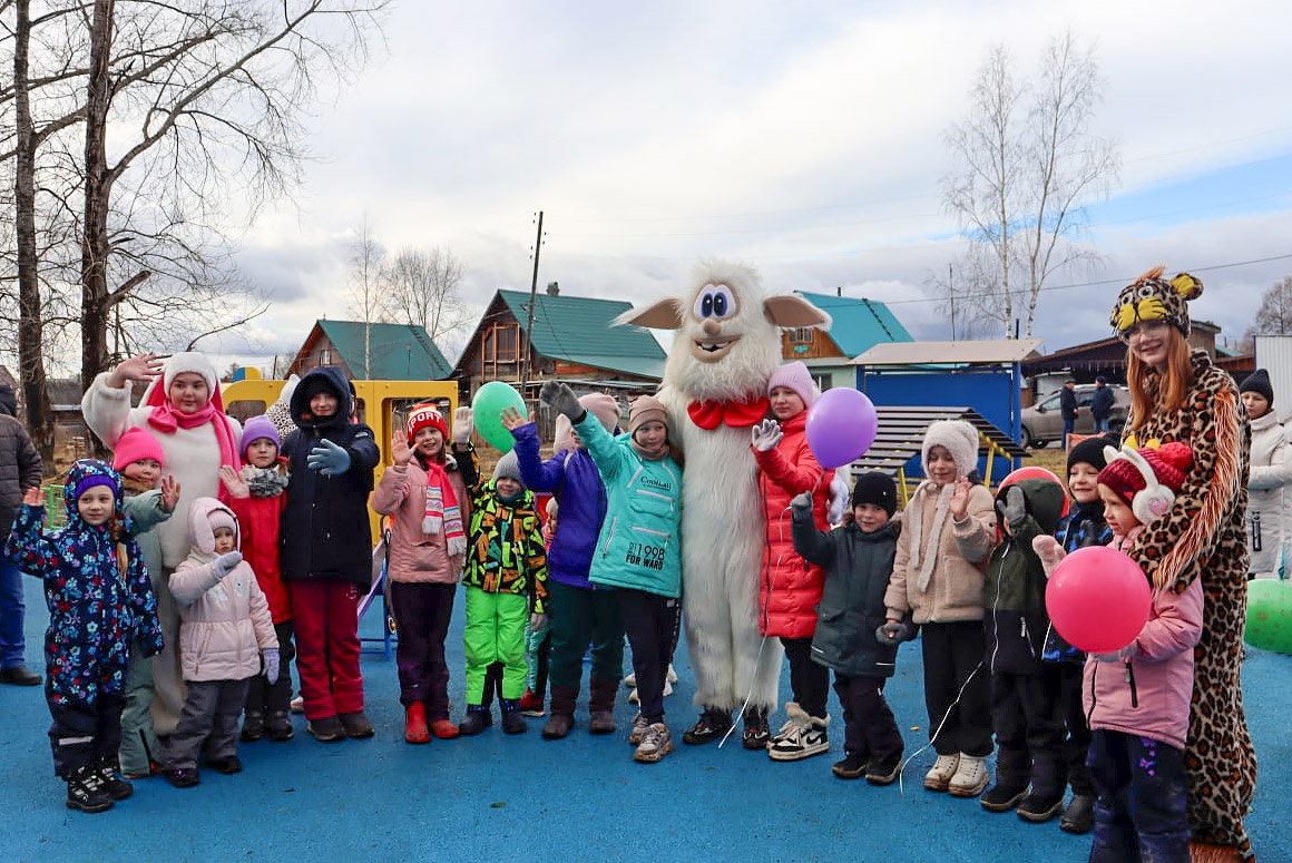 Вторую детскую площадку открыли в ноябре в Верхней Салде Вторую детскую площадку открыли в ноябре в Верхней Салде