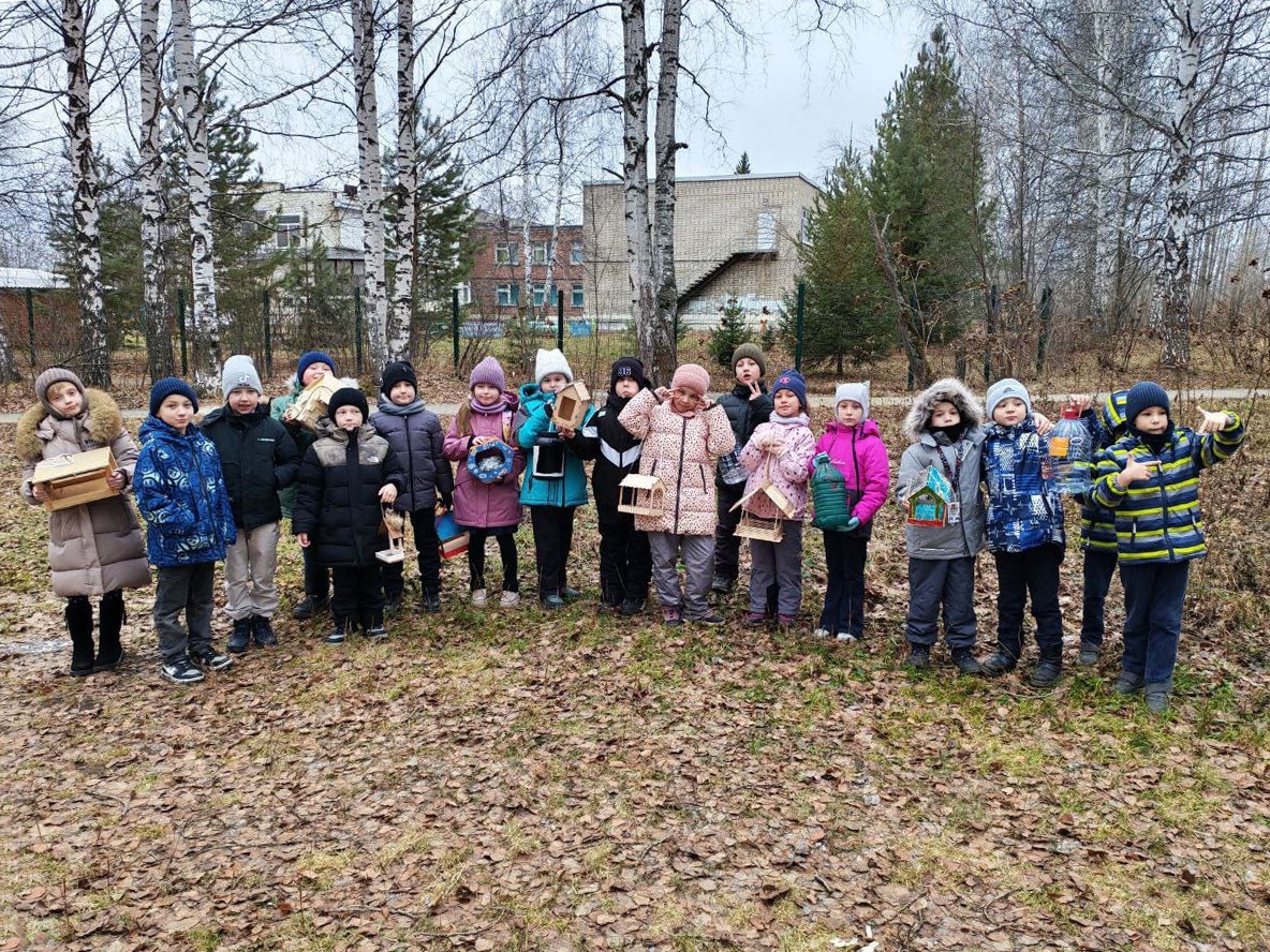 Салдинские школьники позаботились о пернатых друзьях Салдинские школьники позаботились о пернатых друзьях