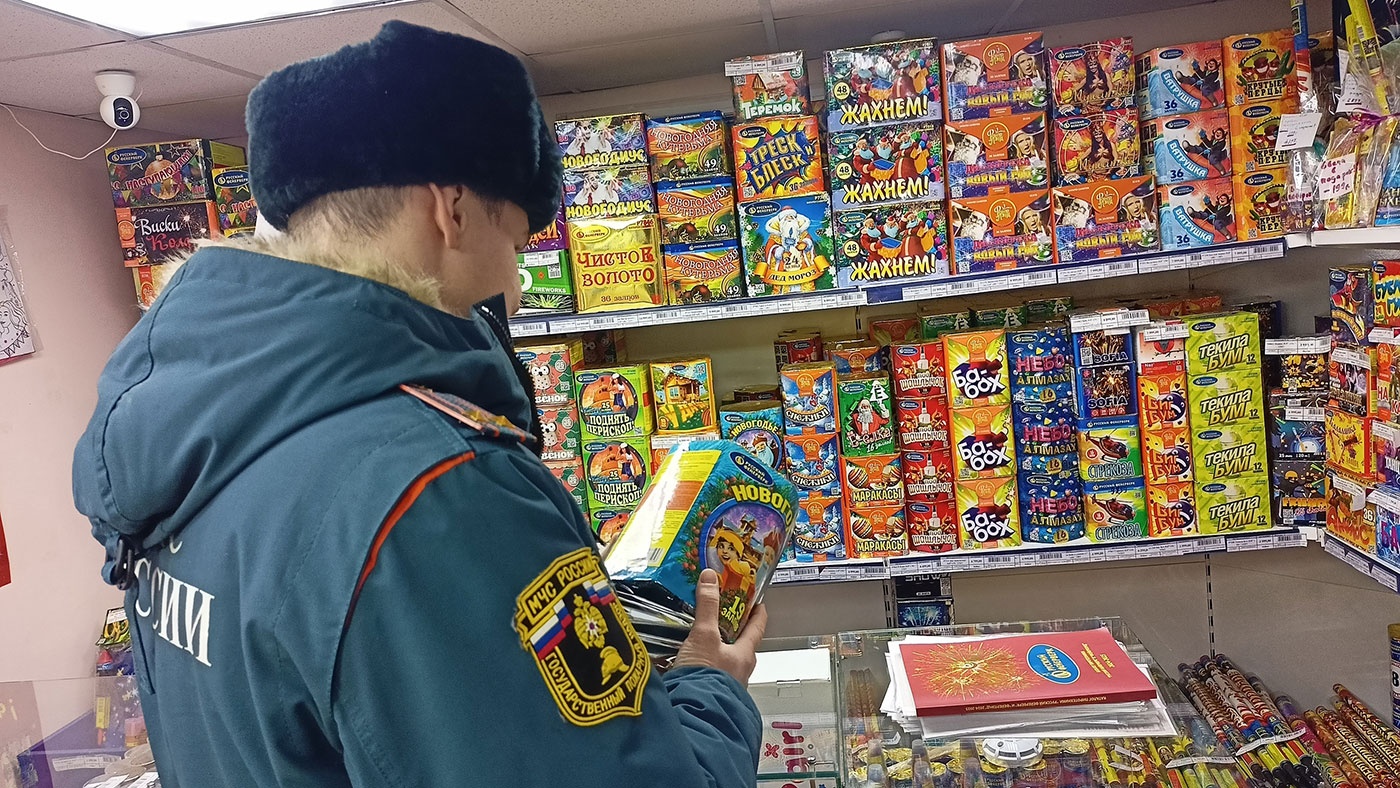 Рейд по местам продажи пиротехники прошёл в Верхней Салде Рейд по местам продажи пиротехники прошёл в Верхней Салде