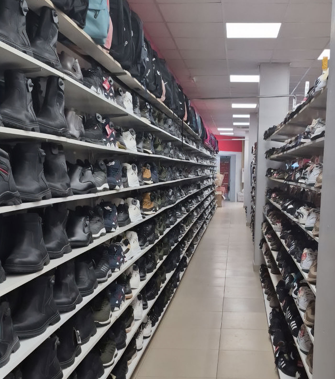 Магазин «Мега Галатика» открылся в ТЦ «Рождественский». Скидка 50% на одежду и обувь Магазин «Мега Галатика» открылся в ТЦ «Рождественский». Скидка 50% на одежду и обувь