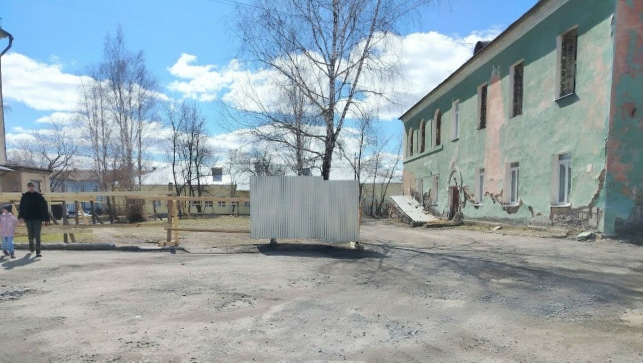 В Верхней Салде снесут старое здание на территории больничного городка В Верхней Салде снесут старое здание на территории больничного городка