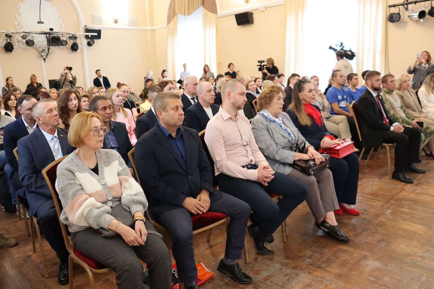 Губернатор Свердловской области посетил Верхнюю Салду с праздничным визитом Губернатор Свердловской области посетил Верхнюю Салду с праздничным визитом