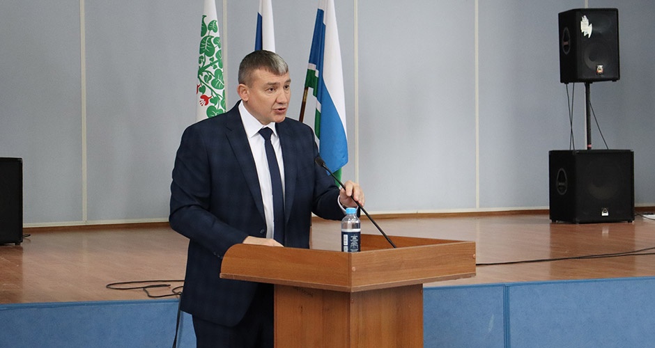 Глава Верхней Салды отчитался перед депутатами за 2025 год Глава Верхней Салды отчитался перед депутатами за 2025 год
