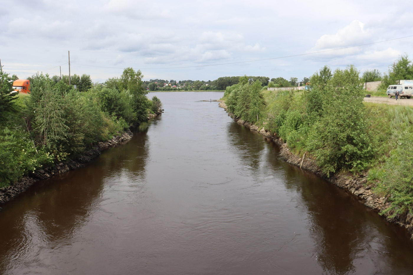 На салдинских водоёмах снизили уровень воды перед очередным паводком На салдинских водоёмах снизили уровень воды перед очередным паводком