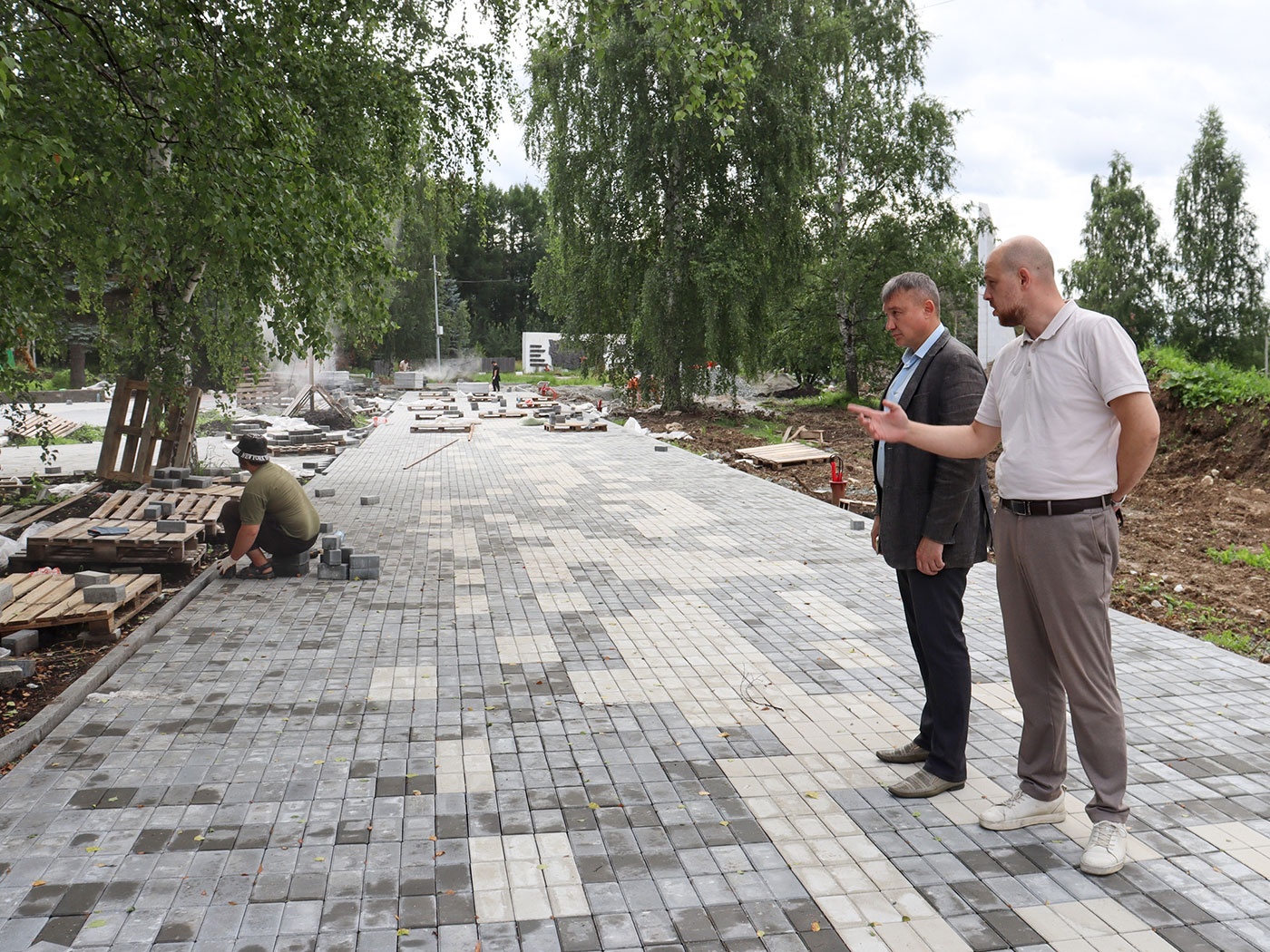 Глава Верхней Салды рассказал о ходе летнего благоустройства в городе Глава Верхней Салды рассказал о ходе летнего благоустройства в городе
