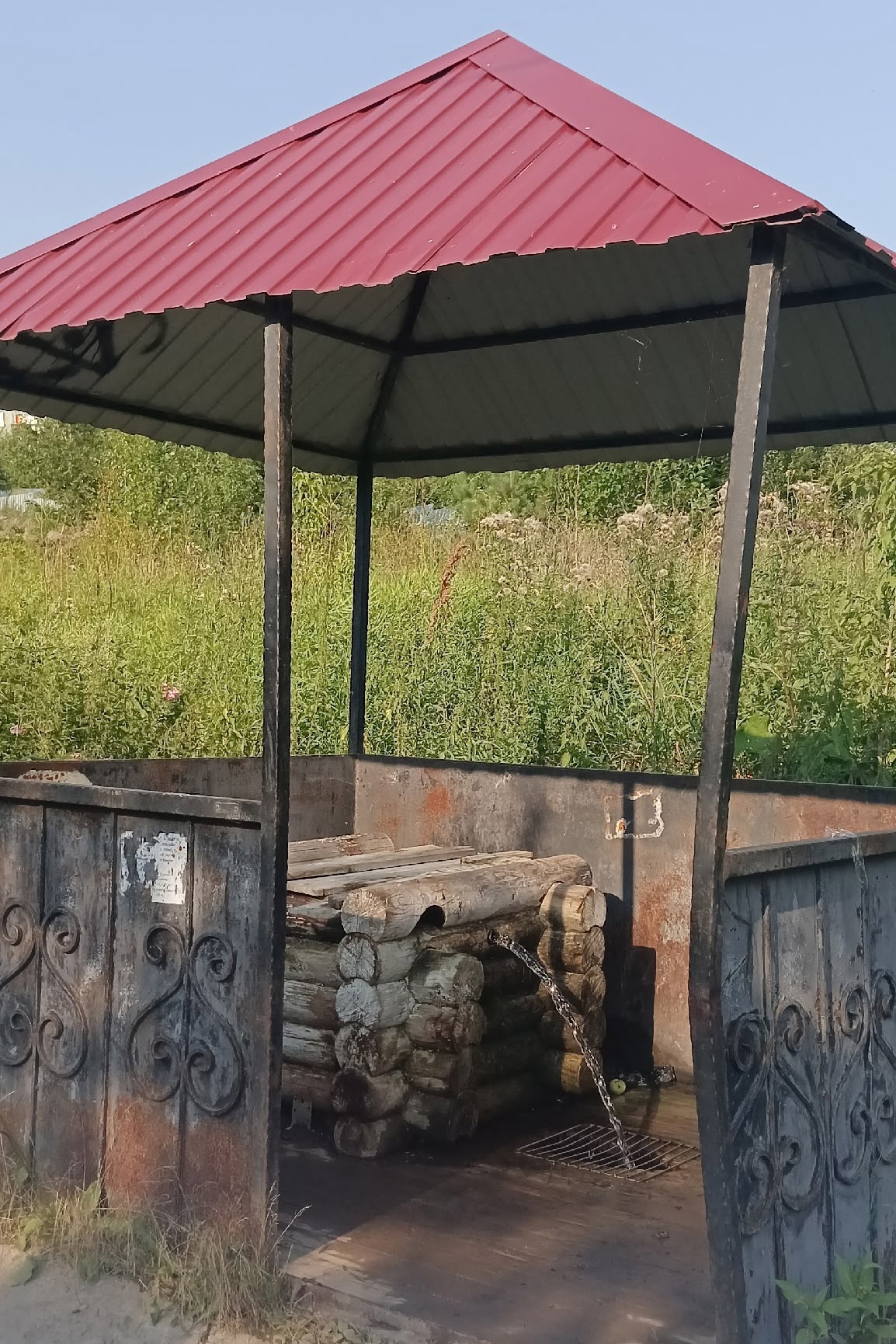 В Верхней Салде проверили качество воды из родников и скважин В Верхней Салде проверили качество воды из родников и скважин