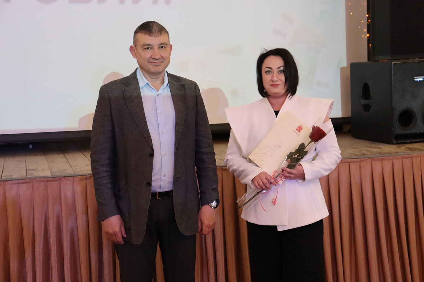 Глава Верхней Салды поздравил работников торговли с профессиональным праздником Глава Верхней Салды поздравил работников торговли с профессиональным праздником