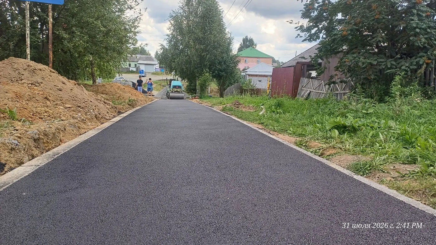 В Верхней Салде начали асфальтировать тротуар на Малый мыс В Верхней Салде начали асфальтировать тротуар на Малый мыс
