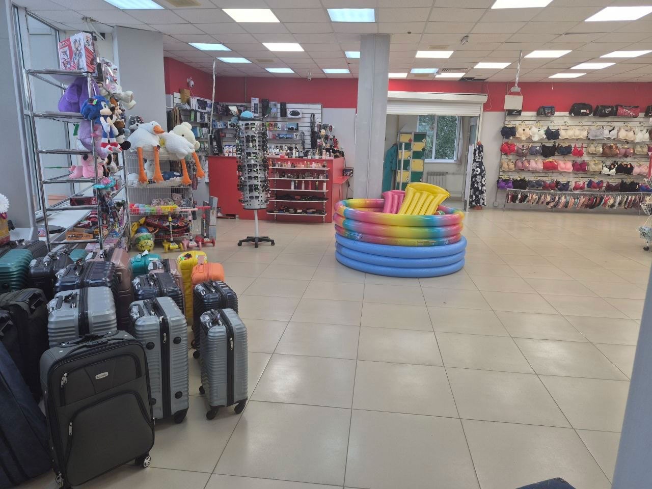 Скидка 50% на одежду и обувь в магазине «Мега Галактика» Скидка 50% на одежду и обувь в магазине «Мега Галактика»