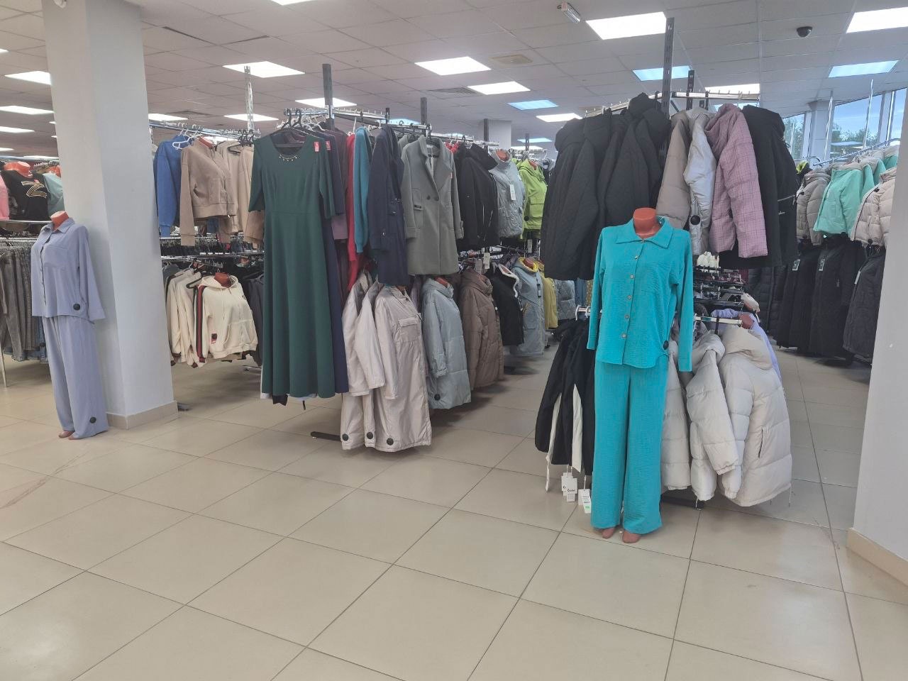 Скидка 50% на одежду и обувь в магазине «Мега Галактика» Скидка 50% на одежду и обувь в магазине «Мега Галактика»