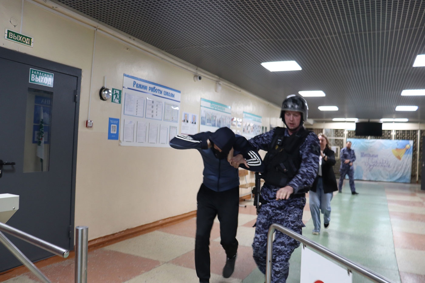 В школах Верхней Салды прошли антитеррористические учения В школах Верхней Салды прошли антитеррористические учения