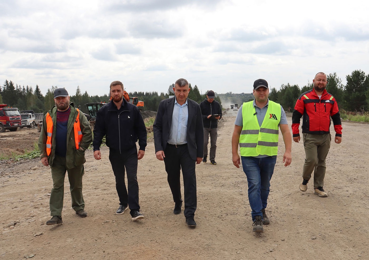 Три километра новой дороги в посёлок Басьяновский за 214 миллионов рублей Три километра новой дороги в посёлок Басьяновский за 214 миллионов рублей