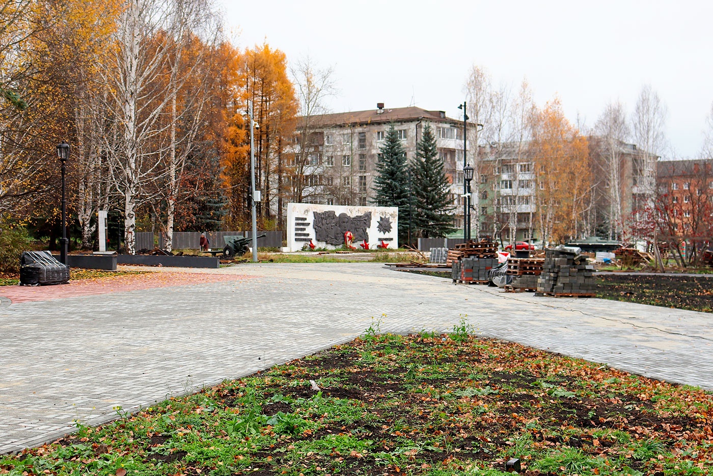 В Верхней Салде завершают первый этап обновления парка Труда и Победы В Верхней Салде завершают первый этап обновления парка Труда и Победы